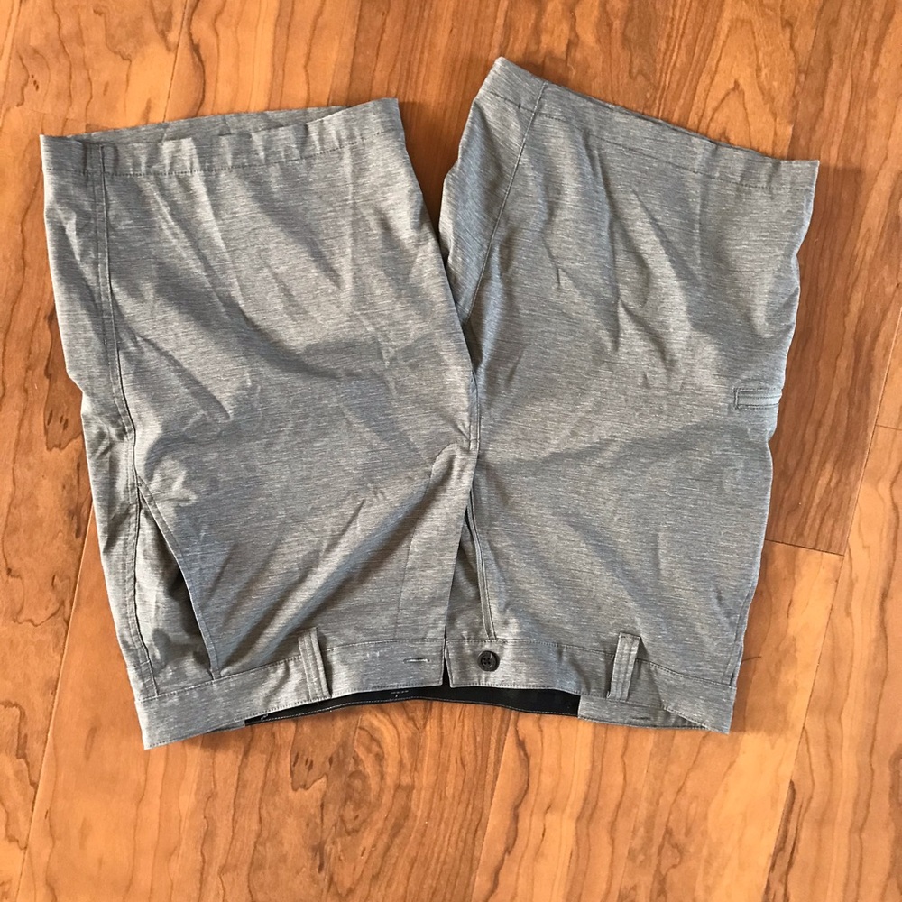 Men’s grey shorts